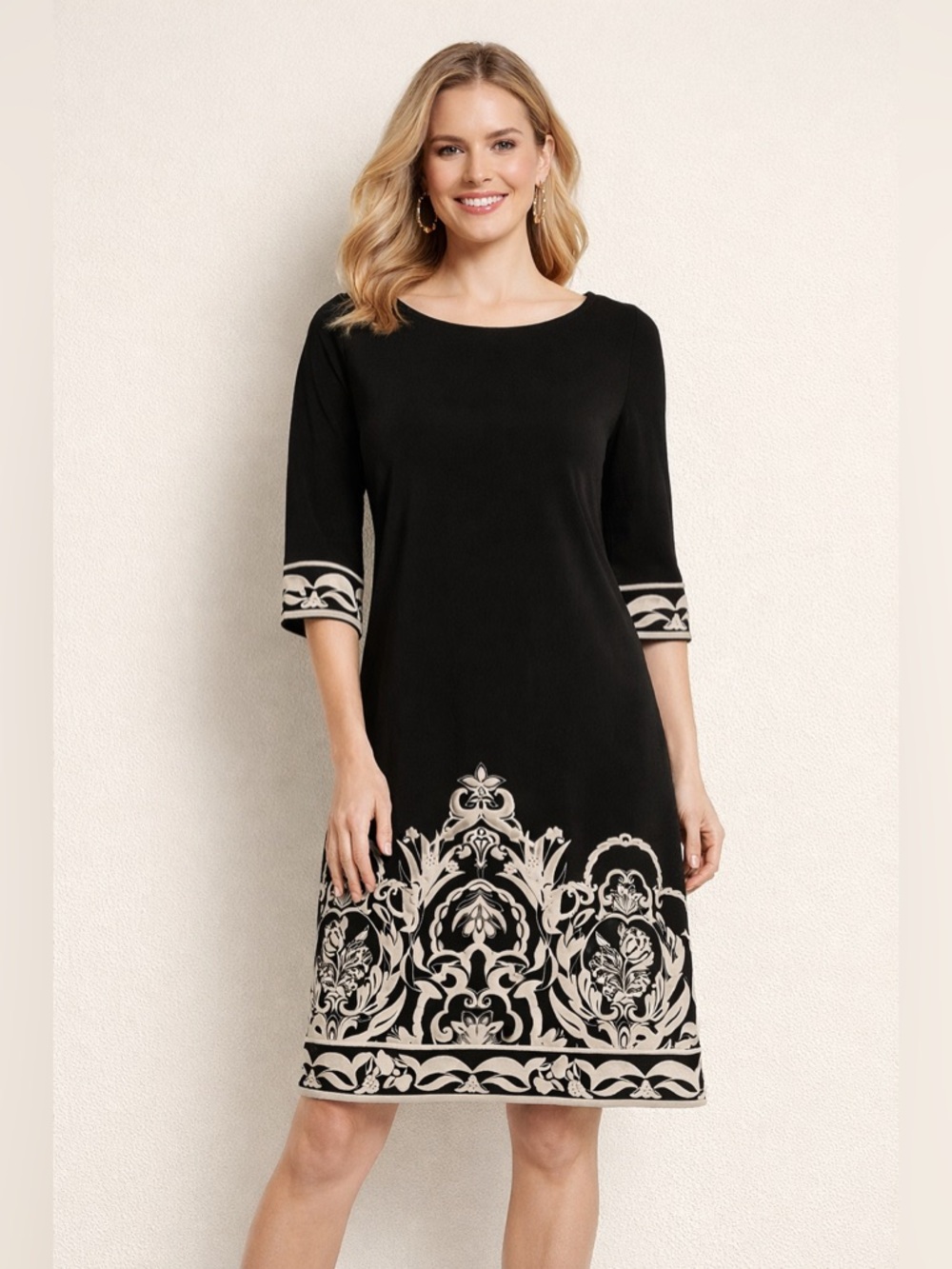 SOLD Women’s Black & White Mid Sleeve Dress